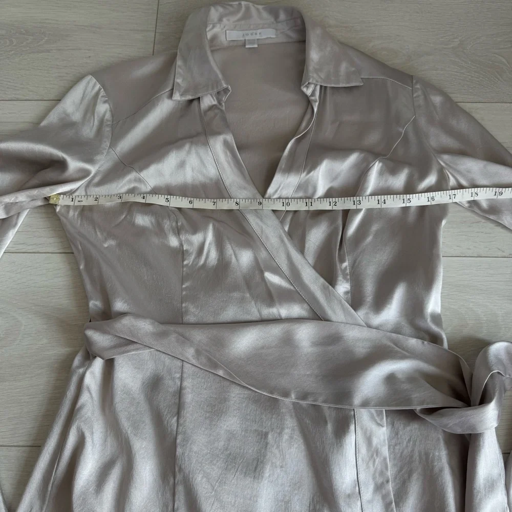 JOSEF Silk Wrap Blouse Size XS Beautiful Silvery Shiny Fabric - Picture 5 of 7